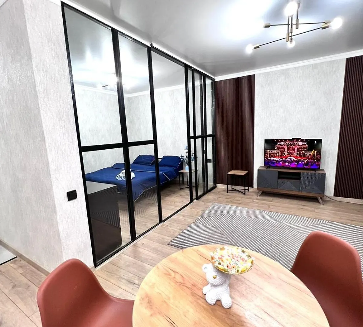 Оранжевая Квартира Хаят Almaty Apartment